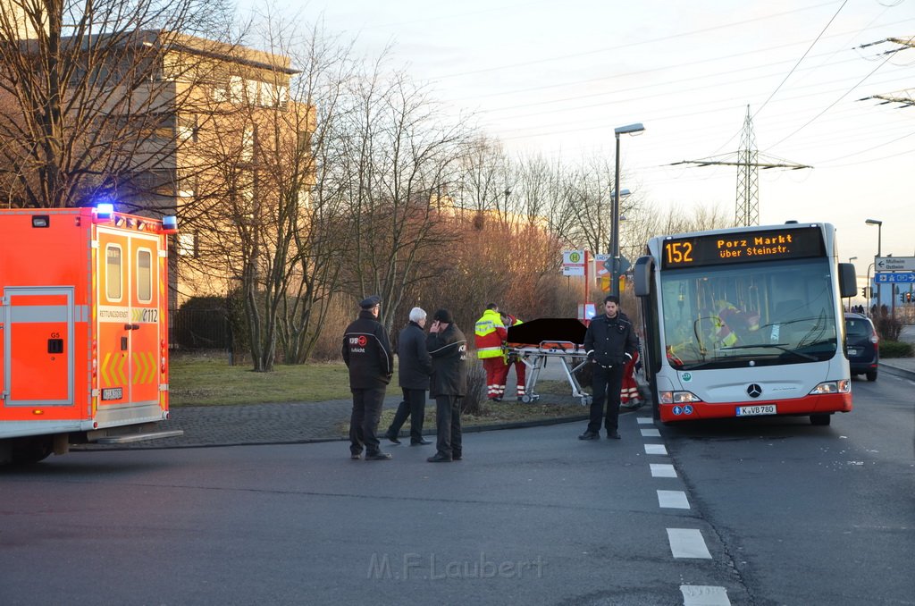 VU KVB Bus PKW Koeln Porz Gremberghoveb Neuenhofstr P18.JPG - Miklos Laubert